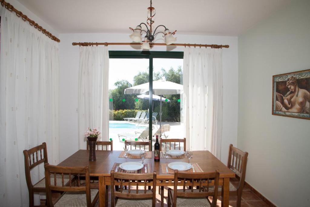 Banana Sunset Villas Paphos Exterior photo